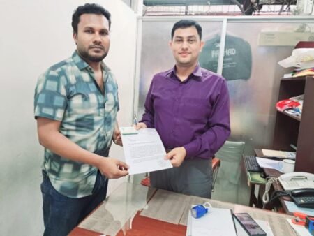 কুমারখালী রেলস্টেশনে সুন্দরবন ও বেনাপোল এক্সপ্রেস ট্রেনের যাত্রা বিরতির দাবি বাস্তবায়নে মন্ত্রণালয়ে স্মারকলিপি প্রদান।