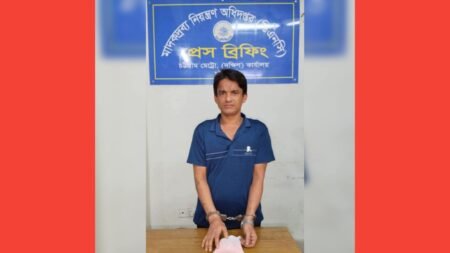 টেকনাফে ইয়াবাসহ যুবক আটক