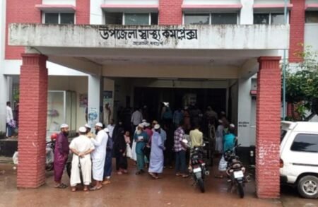 আমতলীতে পূজার ফুলগাছ কাটাকে কেন্দ্র করে সংঘর্ষ, নারীসহ আহত ৬
