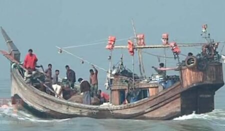 সেন্টমার্টিন উপকূলে ৪০ জেলে অপহৃত