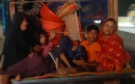 শেরপুরে হাইওয়ে পুলিশের মানবিক উদ্যোগে নিরাপদে বাড়ি ফিরলেন নারী ও শিশু