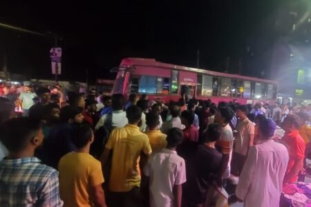 গুলিস্তানে বাসচালকের আঘাতে যাত্রী আহত, থানায় চালক