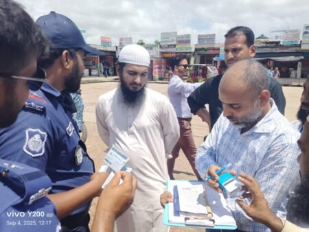 আমতলীতে অবৈধ যানবাহনের বিরুদ্ধে যৌথ বাহিনীর বিশেষ অভিযান