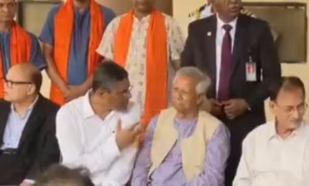 প্রধান উপদেষ্টা ঢাকেশ্বরী মন্দির পরিদর্শন