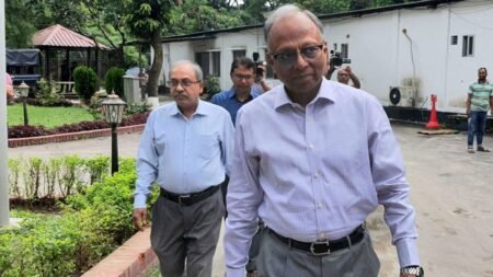 ১৫ বছরের দুঃশাসনের বিচার চান মাহমুদুর রহমান