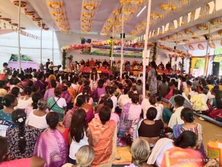কঠিন চীবর দান উদযাপিত বোয়ালখালী সর্বজনীন শালবন বৌদ্ধ বিহারে