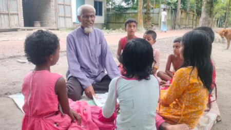 অর্ধশত বছর ধরে ‘এক টাকার মাস্টার’ শিক্ষার আলো ছড়াচ্ছেন