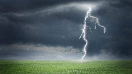হোমনায় বজ্রপাতে ৩ জনের মৃত্যু