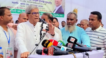 এ সরকারের পেছনে জনগণ নেই,তাই তারা জনগণের কষ্ট বোঝেনা,দেশে যত সংকট ,সব সাজানো নাটক ফখরুল ইসলাম আলমগীর