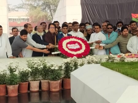 দেশনেত্রী ফোরামের উদ্যোগে শহীদ রাষ্ট্রপতি জিয়াউর রহমান ও বেগম খালেদা জিয়ার সমাধিতে শ্রদ্ধা