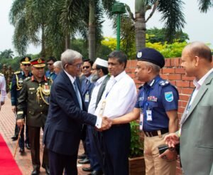 জাতীয় স্মৃতিসৌধে বীর শহীদদের প্রতি নবনির্বাচিত রাষ্ট্রপতি মির্জা ফখরুলের শ্রদ্ধা