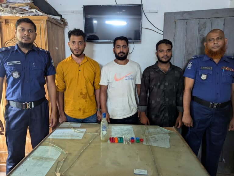 মাদকের বিরুদ্ধে অভিযান, দীঘিনালায় ইয়াবা সেবনের সরঞ্জামসহ আটক ৩