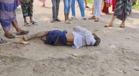 কিশোরীকে ধর্ষণ চেষ্টার অভিযোগে রিক্সা চালককে গণপিটুনি দিয়ে কালীগঞ্জে থানা পুলিশে সোপর্দ